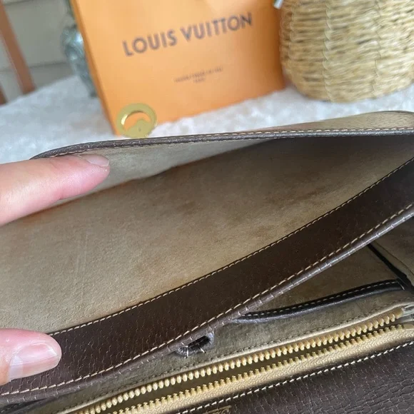 Gucci Brown cherry line crossbody bag - Picture 7 of 16